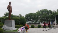 Dilansir dari AP Photo, sekolah di Korea Utara kembali dibuka untuk umum usai sebelumnya ditutup untuk sementara waktu terkait penerapan pembatasan sosial sebagai upaya pencegahan penyebaran virus Corona di negara tersebut. AP Photo/Jon Chol Jin.