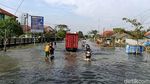 Penampakan Gelombang Tinggi yang Terjang Pesisir Pekalongan