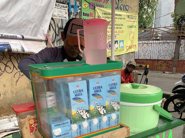 Penjual Dalgona Coffee Rp 5 Ribuan Viral Penjual Dalgona Coffee Rp 5 Ribuan Viral ada di Pamulang