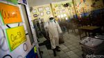 Penyemprotan Disinfektan di SDN 01 Tangerang