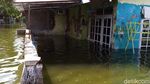 Potret Banjir Rob yang Rendam Pemukiman Warga Pekalongan