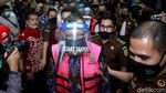Terdakwa Kasus Jiwasraya Pakai Face Shield Saat Sidang