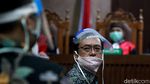 Terdakwa Kasus Jiwasraya Pakai Face Shield Saat Sidang