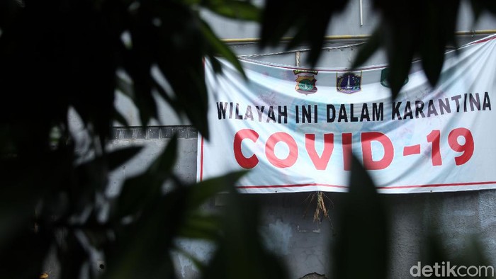 PSBB Segera Berakhir, Jakarta Bersiap Terapkan PSBL Tingkat RW Penerapan PSBB di Jakarta akan berakhir pada 4 Juni esok. Pemprov DKI pun akan terapkan Pembatasan Sosial Berskala Lokal (PSBL) di kawasan zona merah COVID-19.