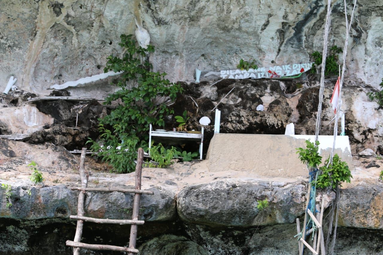 Pulau Ota makam putri duyung di Fakfak