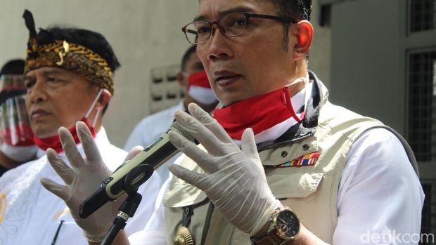 Ridwan Kamil ingatkan Bupati Bandung soal penyebaran Corona di pasar