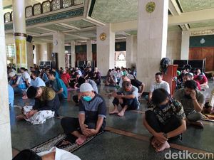 Salat Jumat 2 Gelombang, MUI Ciamis: Sah Saja Asal di Waktu Zuhur
