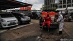 Sambut New Normal, Pasar Mobil Kemayoran Disemprot Disinfektan