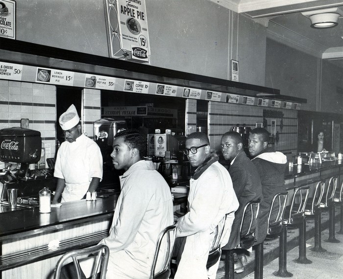 Sit In Restaurant/ Aksi Protes di Restoran -