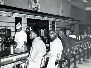 Duduk di Restoran Jadi Aksi Protes Populer Lawan Rasisme di Amerika