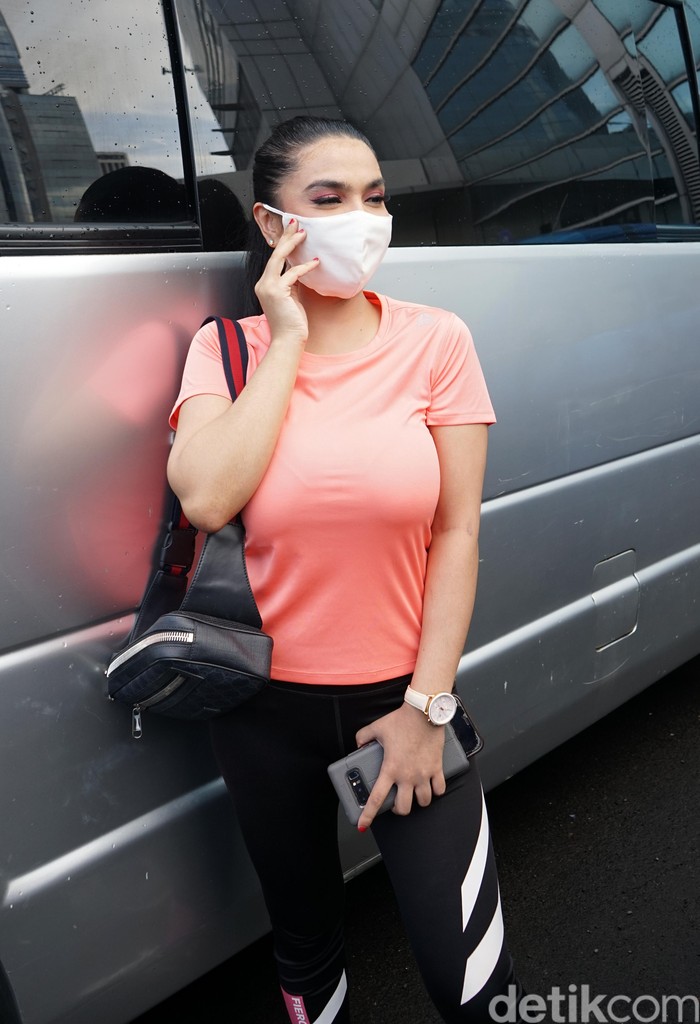 Siva Aprilia saat ditemui di kawasan Trans TV.