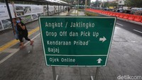 Papan pemberitahuan juga terpampang di sekitar lokasi.