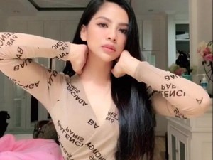 Lolos Ajang Dangdut di Amerika, Si Seksi Vebrie Verona Ziarah ke Makam Didi Kempot