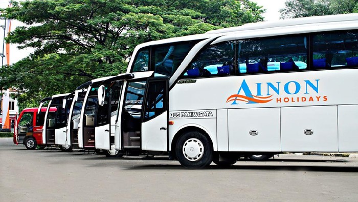 Bus wisata.