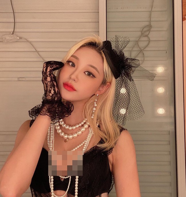 Hal tersebut membuat So Young diejek dan menjadi bahan olok-olokan oleh netizen Malaysia. Tak sedikit dari mereka memanggil So Young sebagai Babi yang paling cantik di dunia. Foto: Instagram @babi_fly