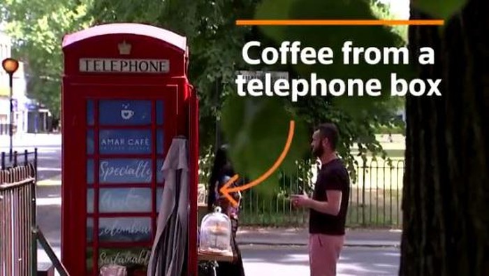 Coffee shop dalam kotak bekas telepon umum