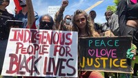 Model Amerika, anak mendiang Michael Jackson, Paris Jackson juga ikut bergabung. Untuk menunjukkan solidaritas, berbagai selebriti bergabung langsung dengan aksi protes atau menyuarakan dukungan mereka melalui akun platform masing-masing. dok.Bored Panda/parisjackson