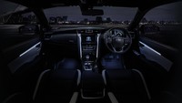 Suasana kabin Fortuner anyar. Varian Legender dibekali penerangan LED (LED ambient lighting), dual-zone climate control. Foto: Toyota Thailand