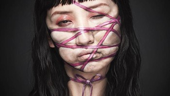 ia lalu membayangkan apa yang ingin ia ubah jika menjadi pencipta karya tersebut. Foto: Amazing Jiro/Bored Panda