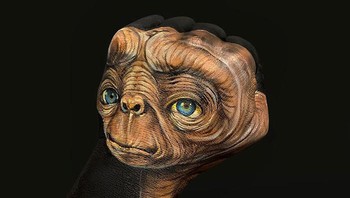 Jiro telah terlibat menjadi pengarah kreatif di banyak proyek mulai dari film, iklan hingga proyek lainnya. Foto: Amazing Jiro/Bored Panda