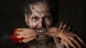 Sejak saat itulah ia mulai tertarik dengan material dan produksi makeup efek visual. Foto: Amazing Jiro/Bored Panda