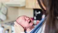 10 Cara Mengenali Bayi Sedang Bahagia, Salah Satunya Lewat Ekspresi Muka