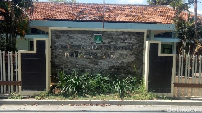 Kepala Dinas Keluarga Berencana dan Pemberdayaan Perempuan (KB-PP) Kabupaten Pasuruan