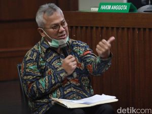Ragam Kesaksian Ketua KPU, Ungkap Pertemuan dengan Harun Masiku