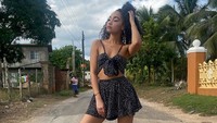 Sang ibu dan saudarinya pun langsung mengingatkannya jika foto itu terlalu seksi. Dok. Instagram/leighannepinnock