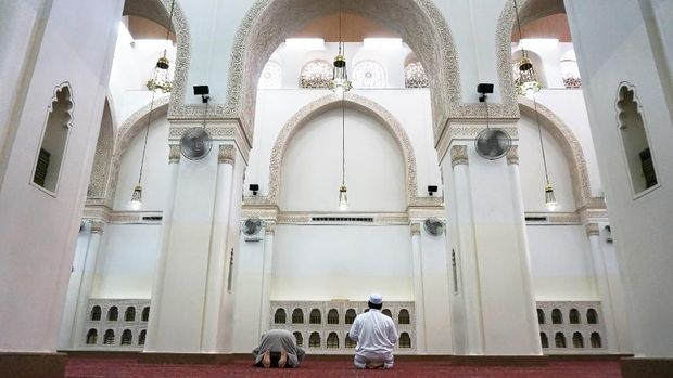 Masjid Qibalatin di Medinah, Arab Saudi. Masjid ini memiliki dua kiblat.