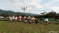 Adapun dalam simulasi trip VW menempuh waktu sekitar 2 jam. Untuk rute yang dilalui dari TIC, menuju depan gerbang Candi Borobudur. Kemudian, keliling terus menuju Balkondes Tuksongo. Di kawasan ini, wisatawan bisa selfie maupun foto-foto dengan view Pegunungan Menoreh.