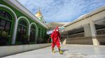 PSBB Jakarta Diperpanjang Pasar Tanah Abang Disemprot Disinfektan