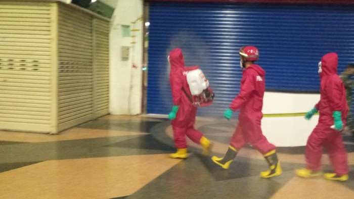 Pasar Tanah Abang Disemprot Disinfektan