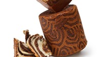 Melihat kue yang satu ini pasti gemas karena motif dan bentuk luarnya. Tapi bagian dalamnya ternyata tak kalah keren. Lapisan cake berbentuk marmer membuat pastry ini makin menggoda. Foto: instagram @fjmigoya