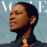 Model lainnya adalah Narguis Horsford. Sebagai masinis kereta komuter di London, ia tetap menuaikan tugasnya demi kelancaran perjalanan warga yang harus keluar rumah. (Foto: Dok. British Vogue)