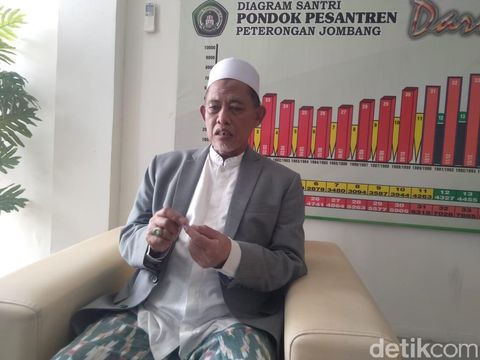 pengasuh ponpes darul ulum