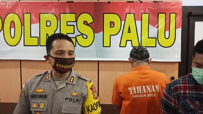 Polres Palu menangkap penipu bermodus mencatut nama petinggi partai, RD (37).