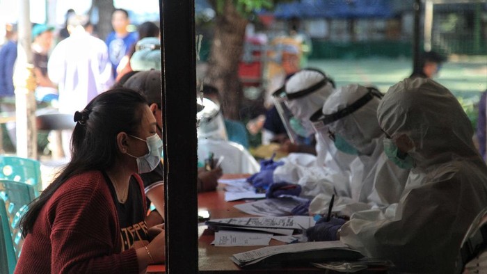 Rapid Test Tetap Digelar di Masa Transisi PSBB DKI Jakarta PSBB di kawasan DKI Jakarta diketahui diperpanjang dan masuk masa transisi. Kegiatan rapid test pun masih terus digelar di sejumlah wilayah di ibu kota.