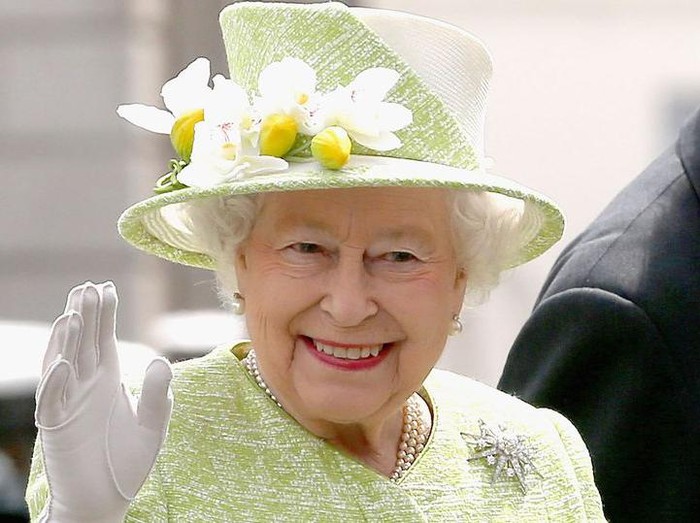 Ratu Elizabeth II punya gerai McDonalds