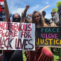 Model yang juga anak dari mendiang Michael Jackson, Paris Jackson, ikut dalam aksi damai untuk menghentikan kekerasan di manapun. Dia juga mengampanyekan kesetaraan ras. Foto: Instagram/@parisjackson