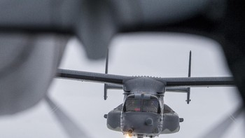 Jawara pertama katoegori Pictorial karya Josheph Swafford. Menampilkan CV-22 Osprey Angkatan Udara AS dari Skuadron Operasi Khusus ke-20, pangkalan Angkatan Udara Cannon, New Mexico Foto: The Military Visual Awards