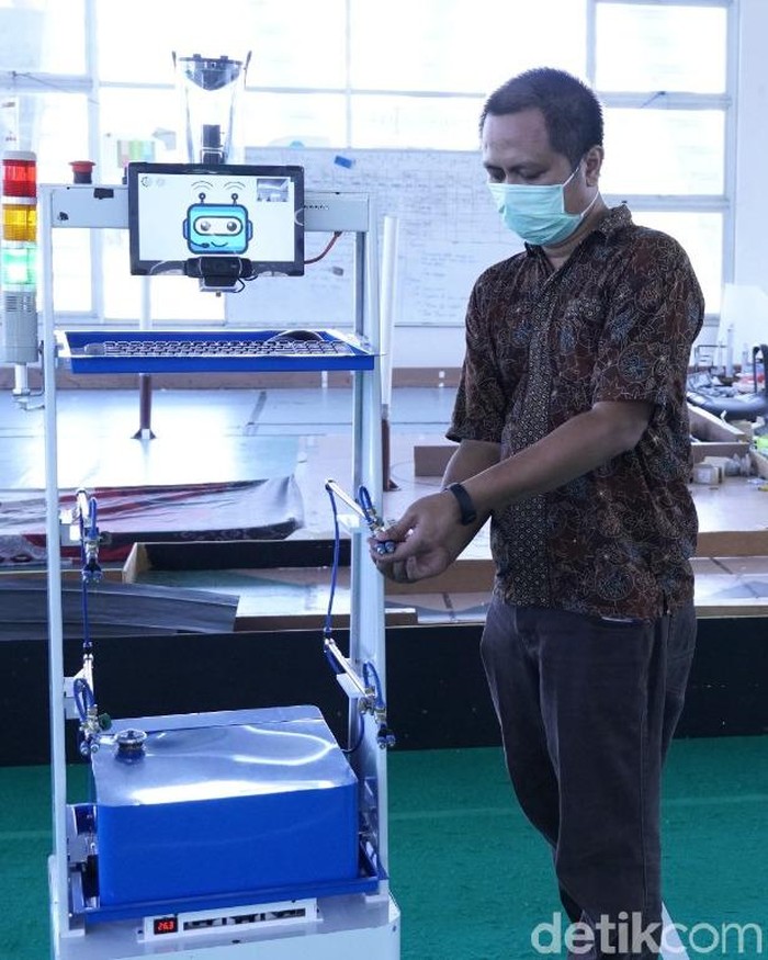 Versi Baru RAISA Ada Penyemprot Disinfektan
