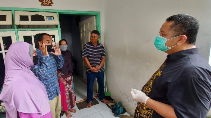 wawali surabaya kunjungi warga