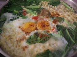 Masak Mie Instan Pakai Air Mentah atau Matang, Kamu Tim Mana?