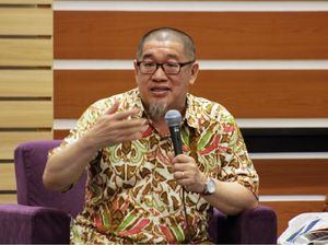 Tarik Ulur Pengganti Risma di Mata Pakar Politik