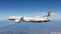 Etihad Airways, salah satu dari dua maskapai nasional untuk Uni Emirat Arab, telah memangkas emisi CO2 hingga seperempat sejak 2019 berkat peningkatan efisiensi operasional, dan juga telah mengurangi plastik sekali pakai hingga 80% (Foto: Etihad Airways)