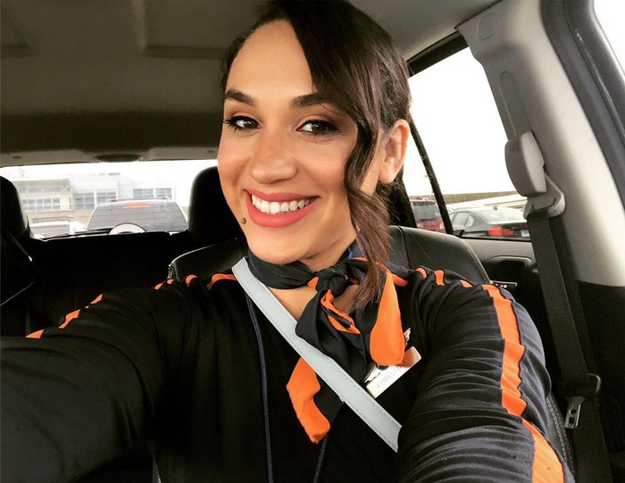 Christine Primrose Pramugari maskapai JetBlue yang mirip Meghan Markle.