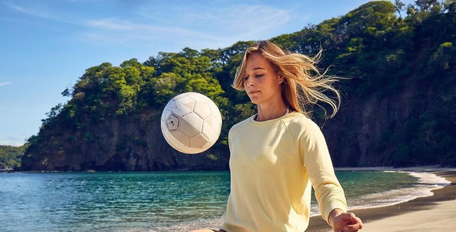 Dr Daisy juga dipuji karena pekerjaan amalnya. Pada 2016, ia mendirikan Weird and Wonderful Inc yang berniat untuk menjembatani dunia sains dan seni kreatif dengan bantuan seniman, peneliti, dokter, aktor, dan pengusaha.Foto: Instagram @daisy_robinton