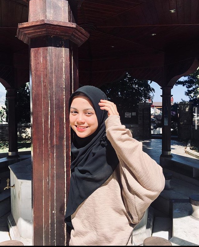 Seperti dilansir New Straits Times, pengantar makanan yang akrab disapa Fafa ini menceritakan bahwa banyak pelanggan terkejut melihatnya mengirim makanan. Ia pun mengaku telah menyukai sepeda motor sejak kecil. Foto: Instagram