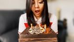 Manisnya Gita Sinaga Saat Makan dan Ngopi Cantik